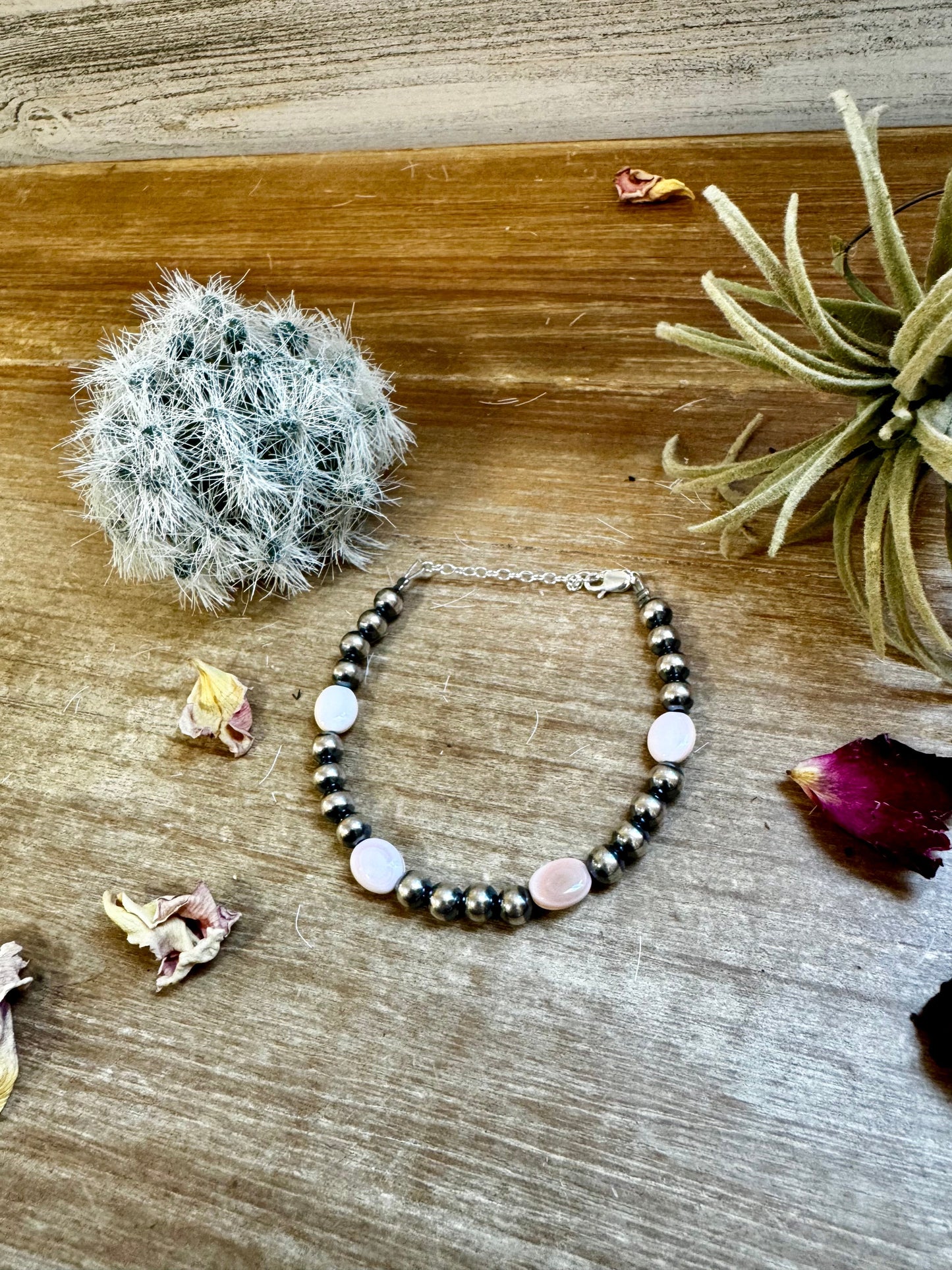 6 mm sterling silver pearls bracelet with pink conch