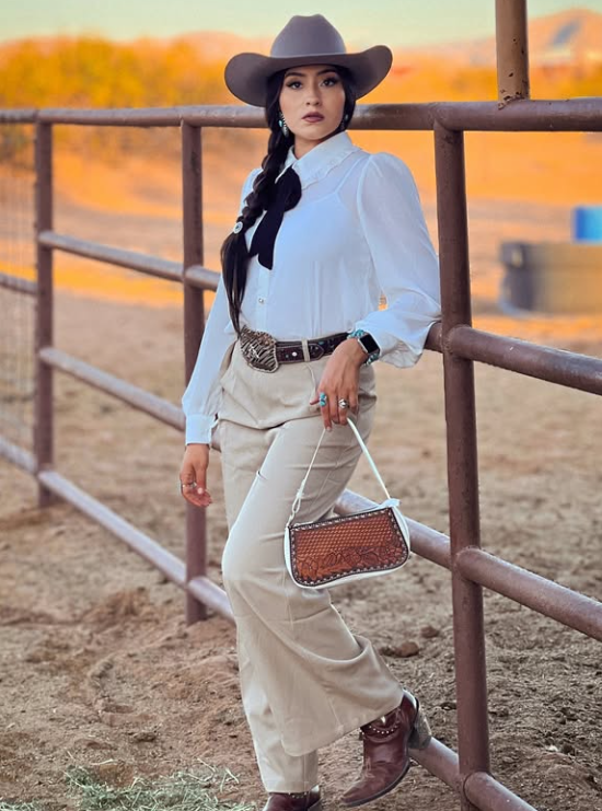 Gator Clutches - White