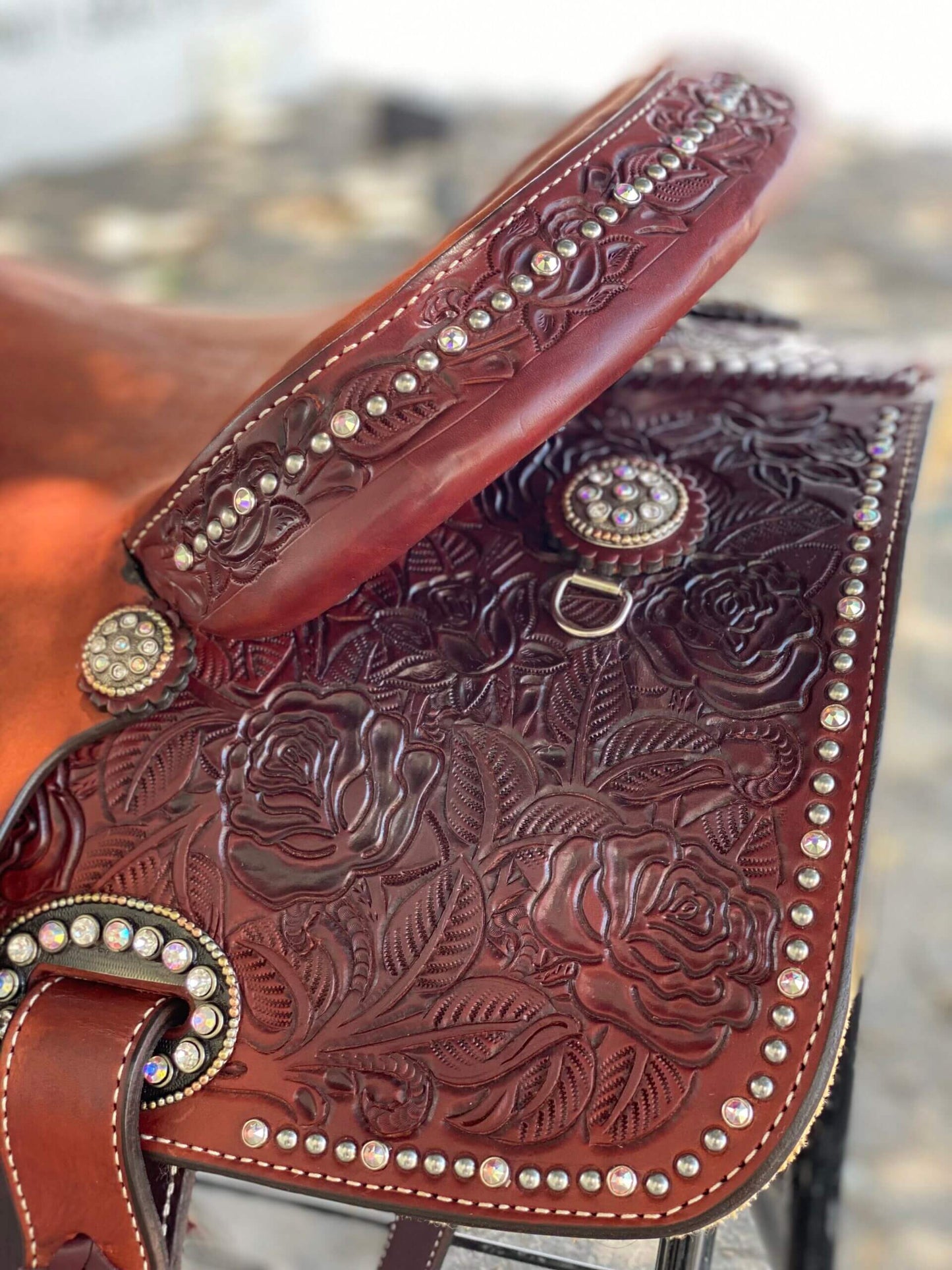 15" Diamond Rose Barrel Saddle