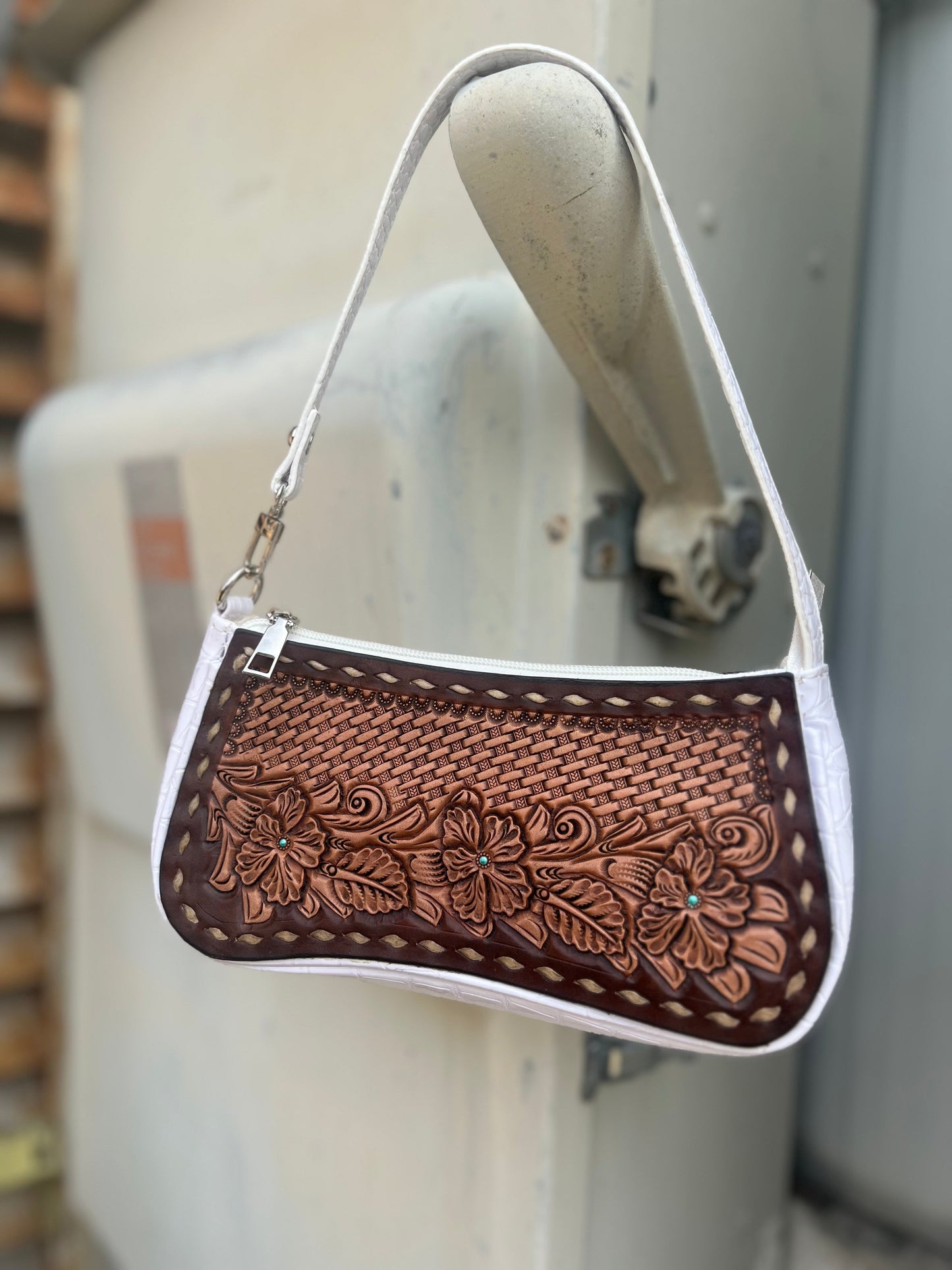 Gator Clutches - White