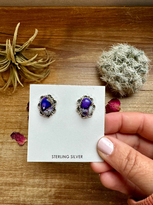 Stud earrings violet rose