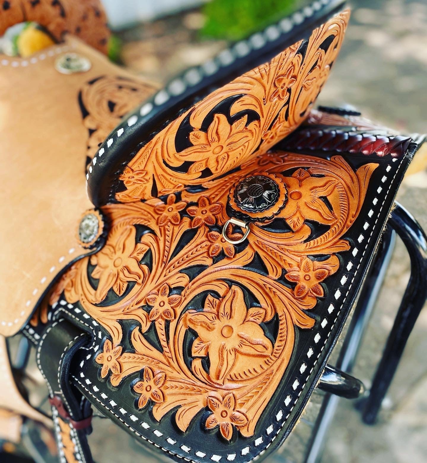 16" Sunrise Barrel Saddle